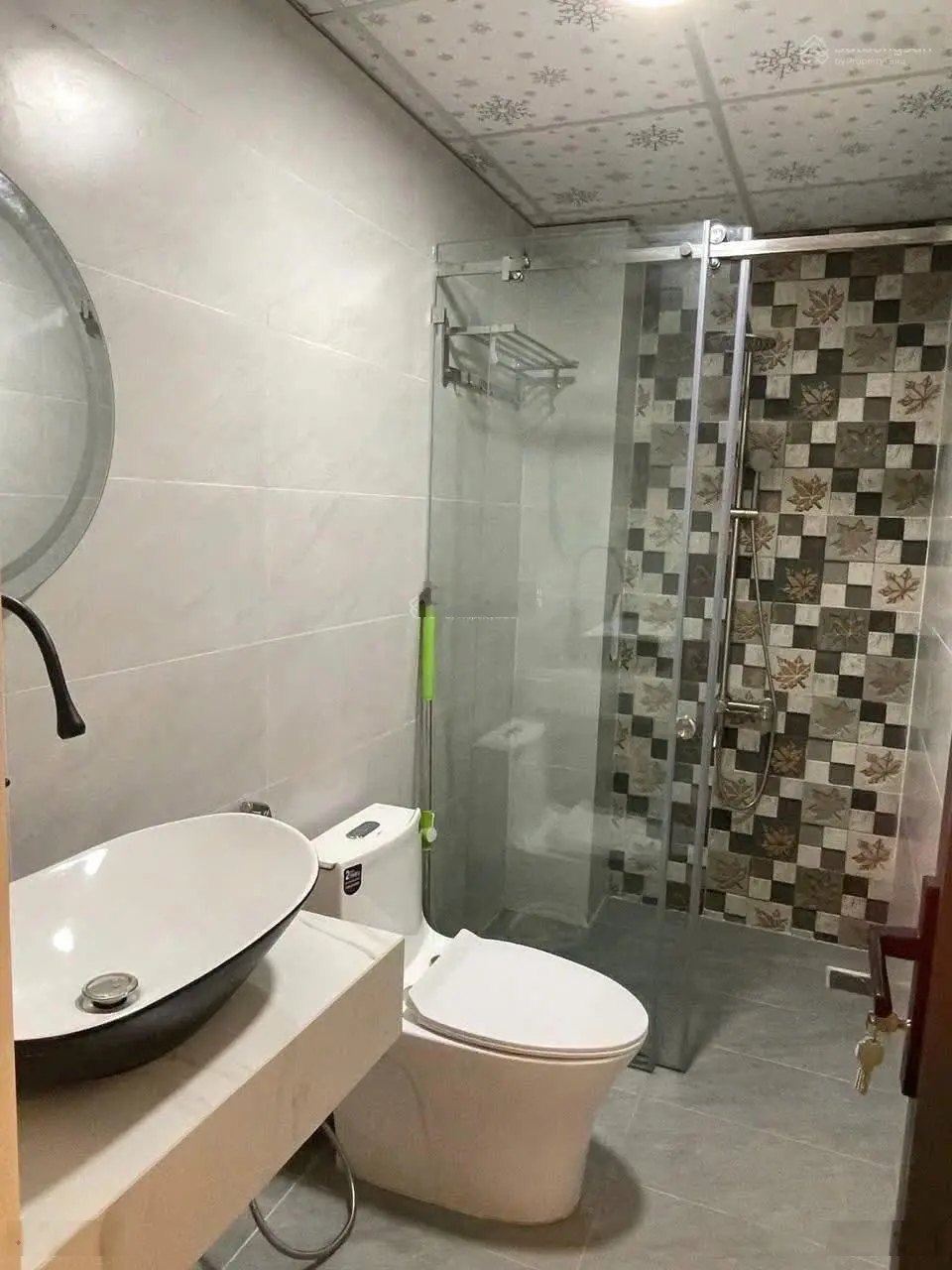 Nhà chính chủ Quận 10 CẦN BÁN GẤP - Hẻm xe ô tô thông, Chủ thiện chí bán