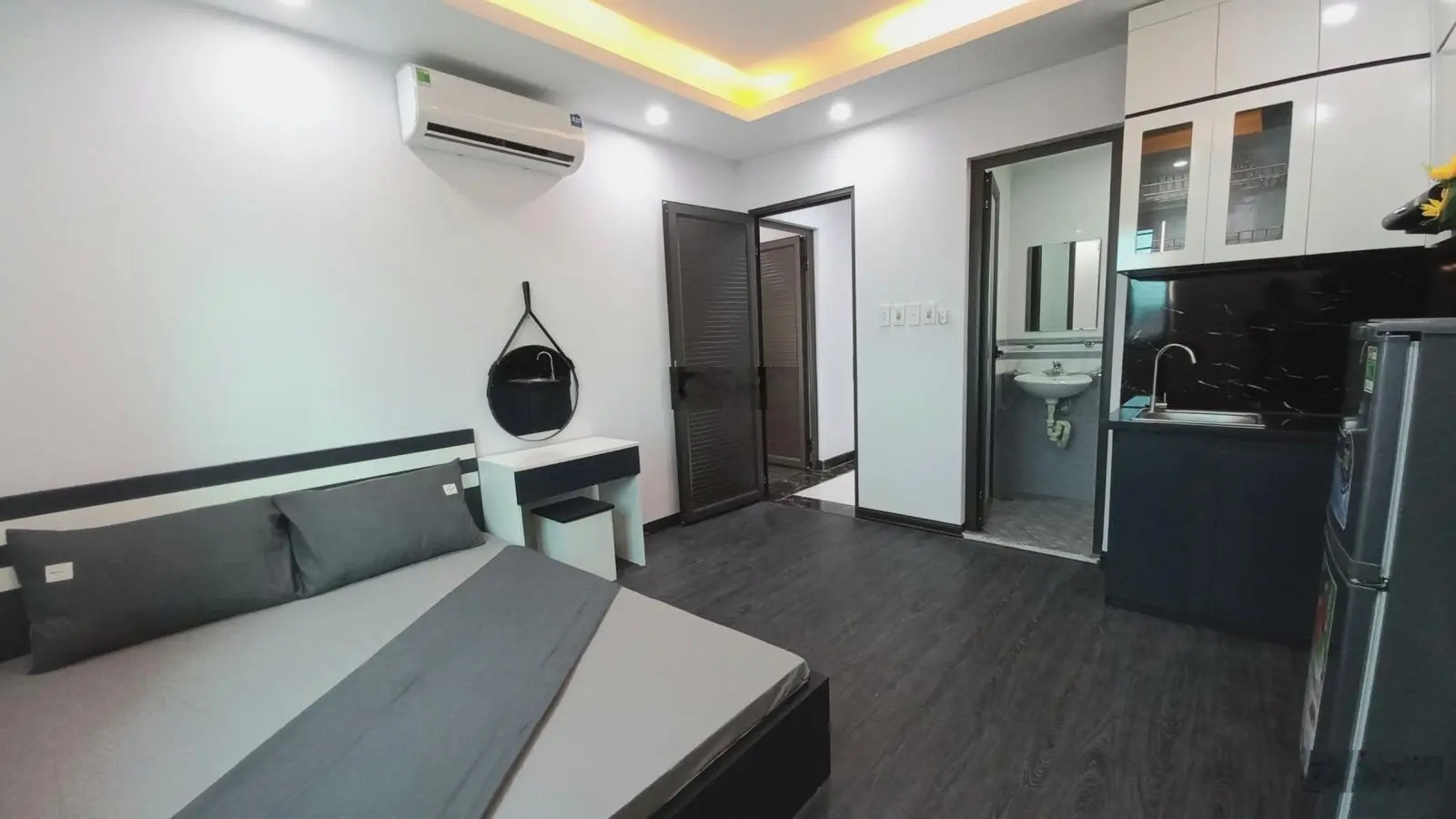 Bán gấp tòa CHDV xây mới hiện đại 58m2x7 tầng đầy đủ nội thất, giá 12.9 tỷ, phố Thụy Khuê, Tây Hồ