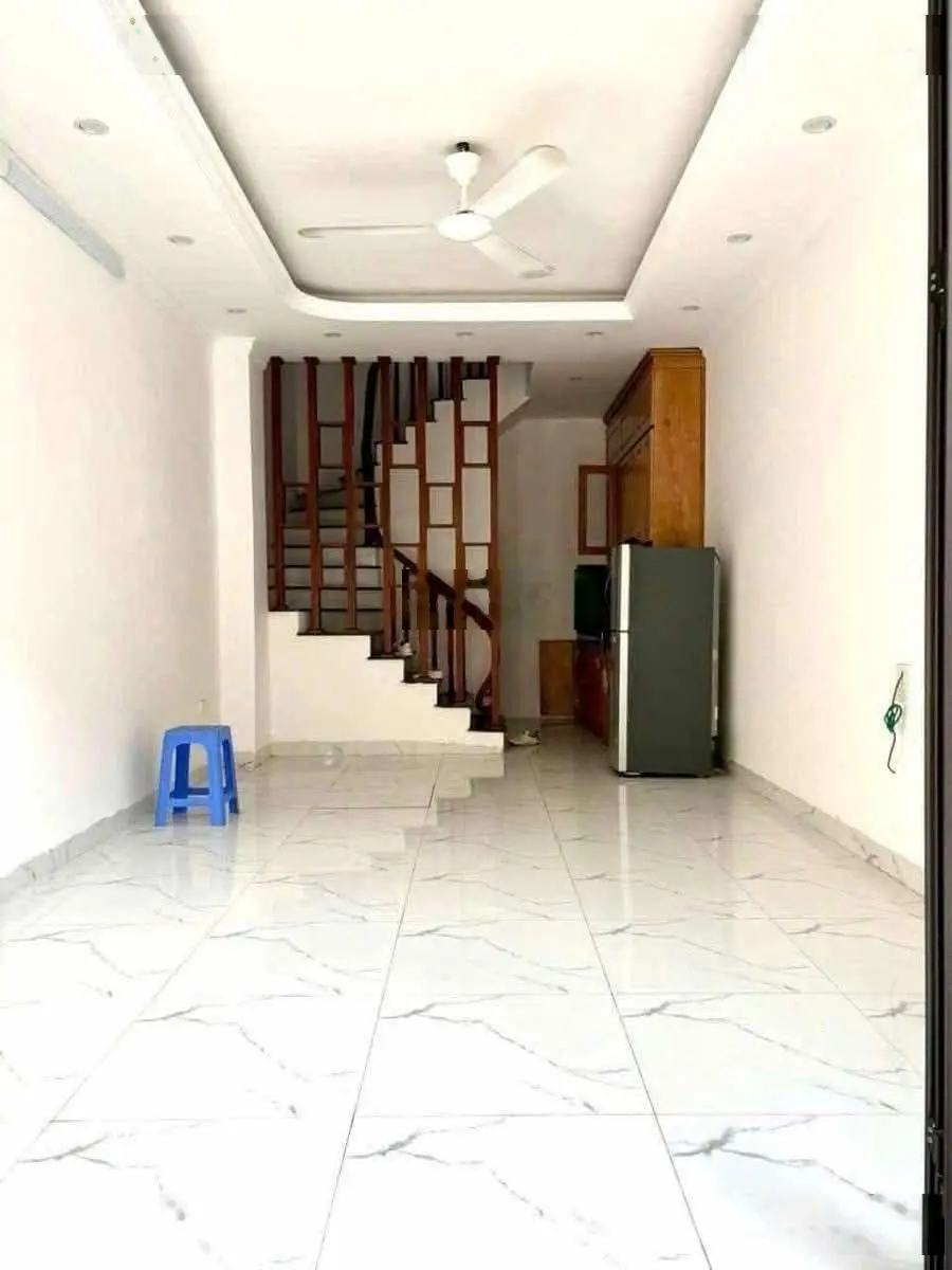 Nhà Mới Vị Trí Đẹp Ôtô Dừng Đỗ Cửa . Mặt Tiền KD Dt 32m5t MT3.8m 6.8ty Phố Lĩnh Nam.Quận Hoàng Mai