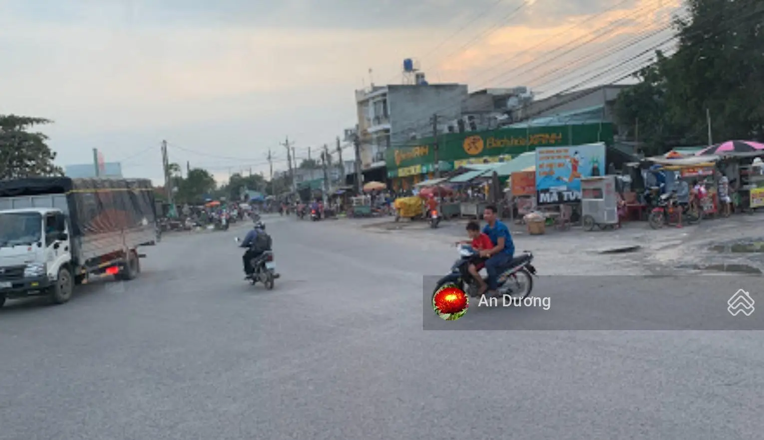 Cần tiền công chứng gấp đất mặt tiền (Ngang 6 dài 42) đường 823D đang trải nhựa 100 triệu mét ngang
