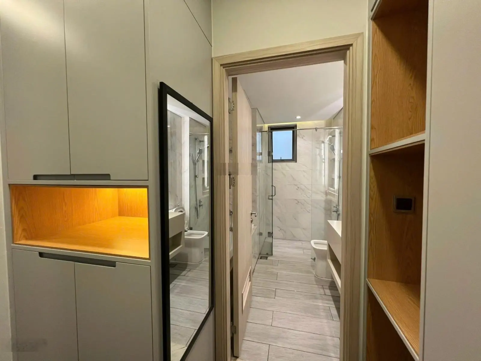 Cần bán gấp căn hộ The Grande (M5) - Midtown siêu rộng-DT 140m2 căn góc giá 10.2 tỷ. LH 0933 233 ***