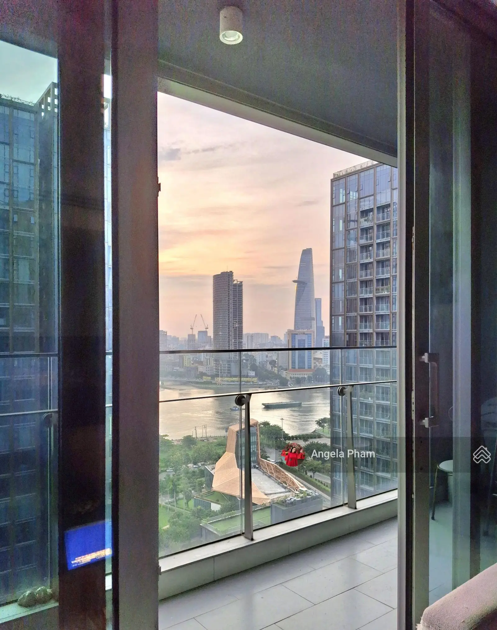 Bán 3 phòng ngủ Empire City tầng cao view Bitexco, view sông ngắm pháo hoa ,giá tốt nhất trục