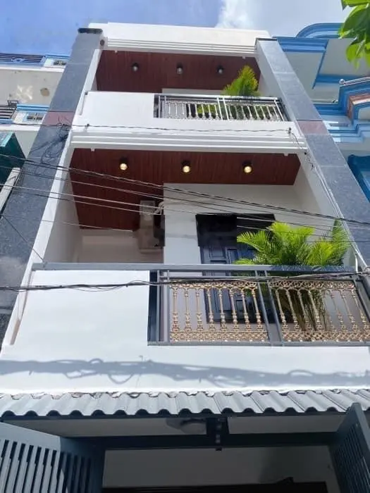 Thanh lý gấp nhà hẻm 6m Cao Thắng, P12, Q10 Giá 3tỷ590 Dt: 63m2 (4,5m x 14m) sổ hồng chính chủ