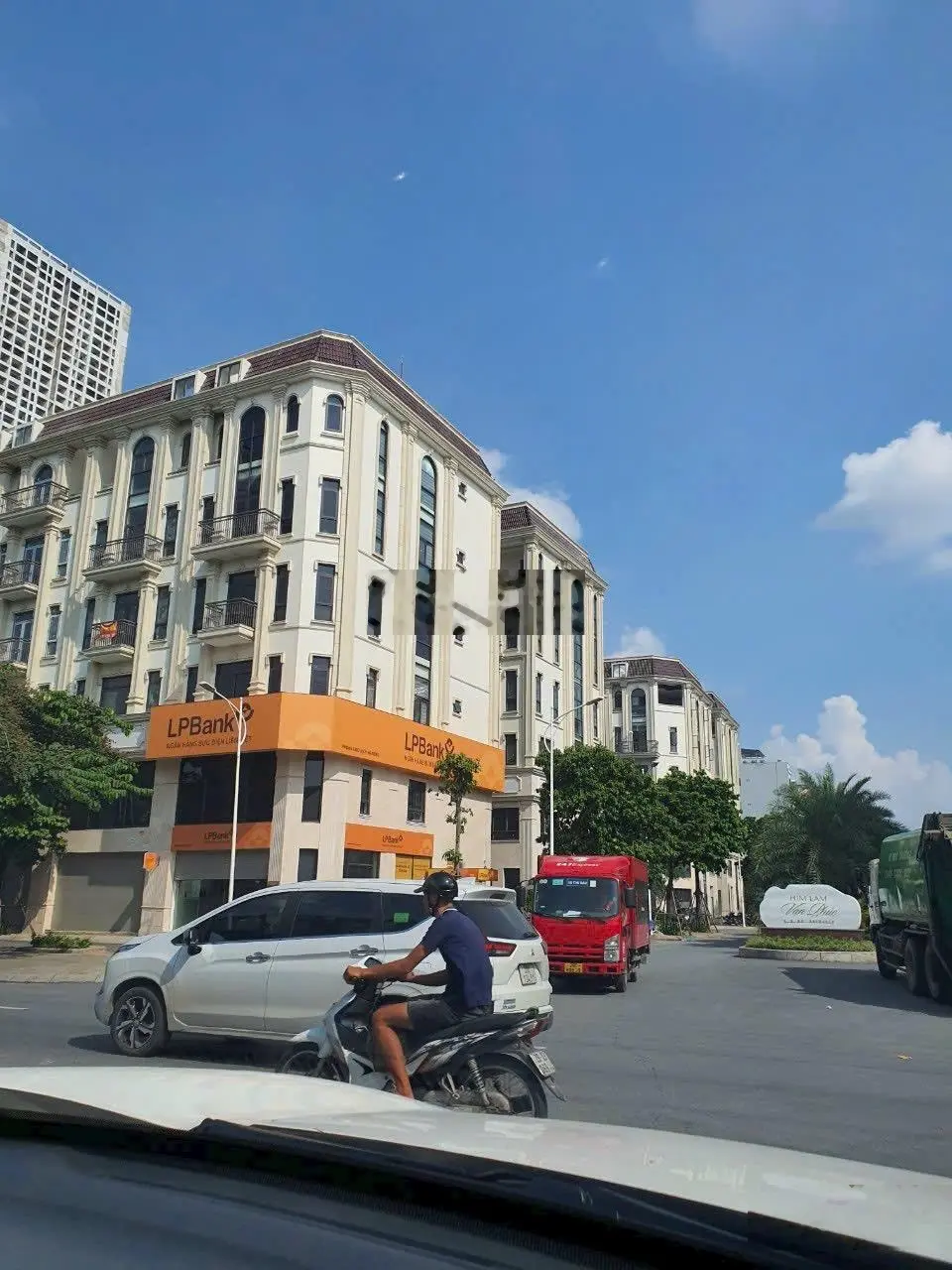 Cần bán căn Him Lam Vạn Phúc 91m2 giá nhỉnh 26 tỷ vị trí đẹp, hướng mát 2 mặt tiền. LH: 0963689896