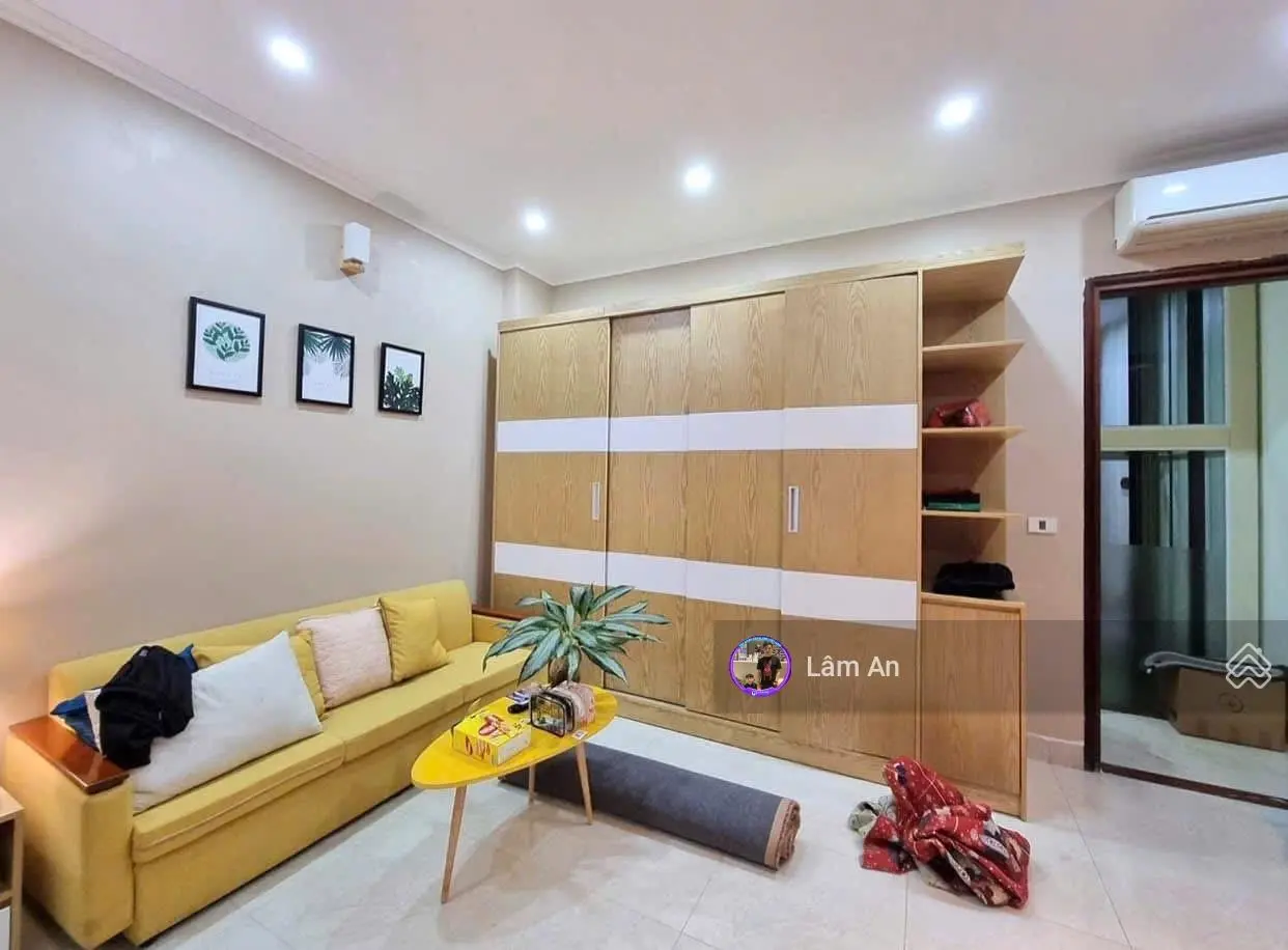 Bán nhà phân lô Trần Quốc Hoàn - Nhà 7 tầng thang máy - ngõ ô tô tránh có vỉa hè - Giá chỉ 23 tỷ