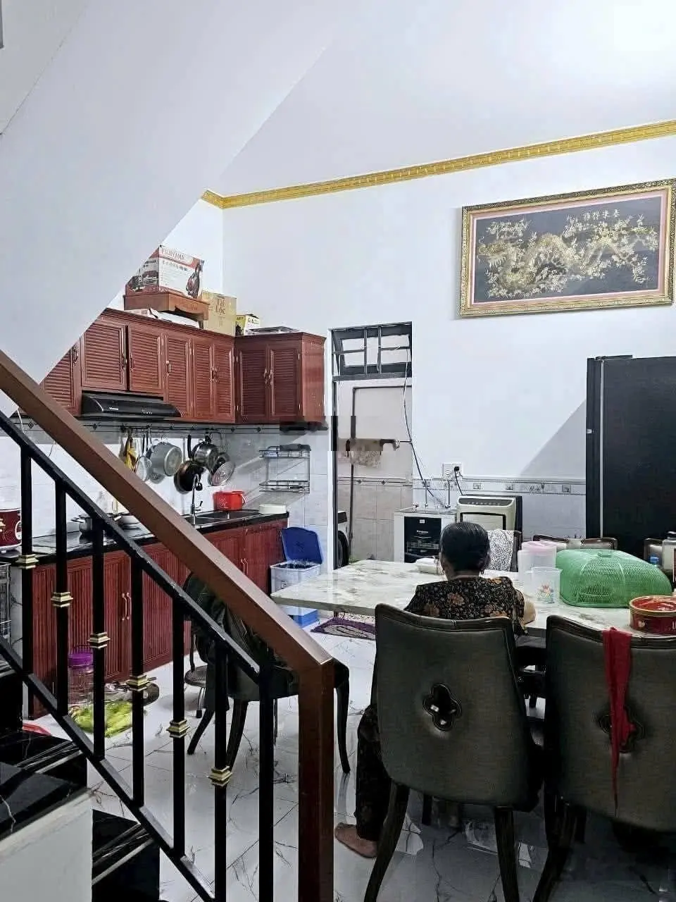Nhà lầu trệt đường xe hơi, gần bến xe Tân Đông Hiệp