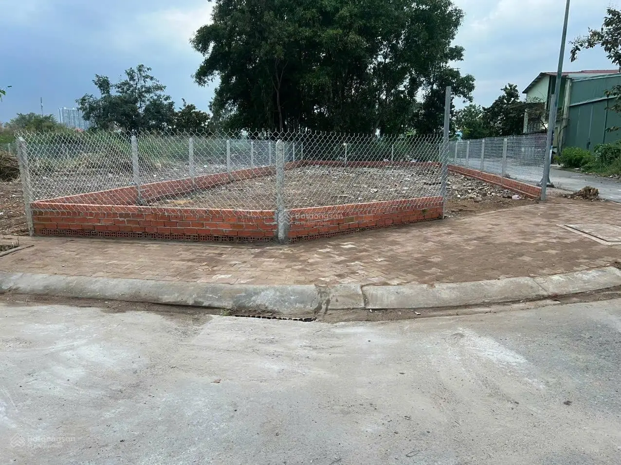 Cần bán góc 2 mt 204m(9m x 24,5m)- giá 7ty3 đường nhựa 12m, mặt tiền kinh doanh mua bán