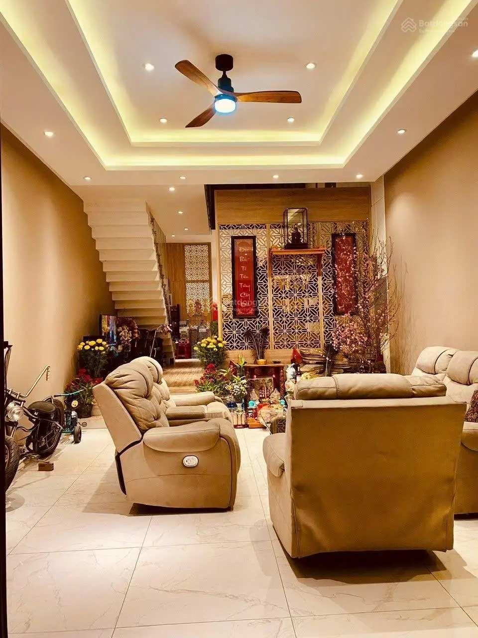 Nhà 1 trệt 3 lầu khu trung tâm hành chính, P. Dĩ An, Tp. Dĩ An