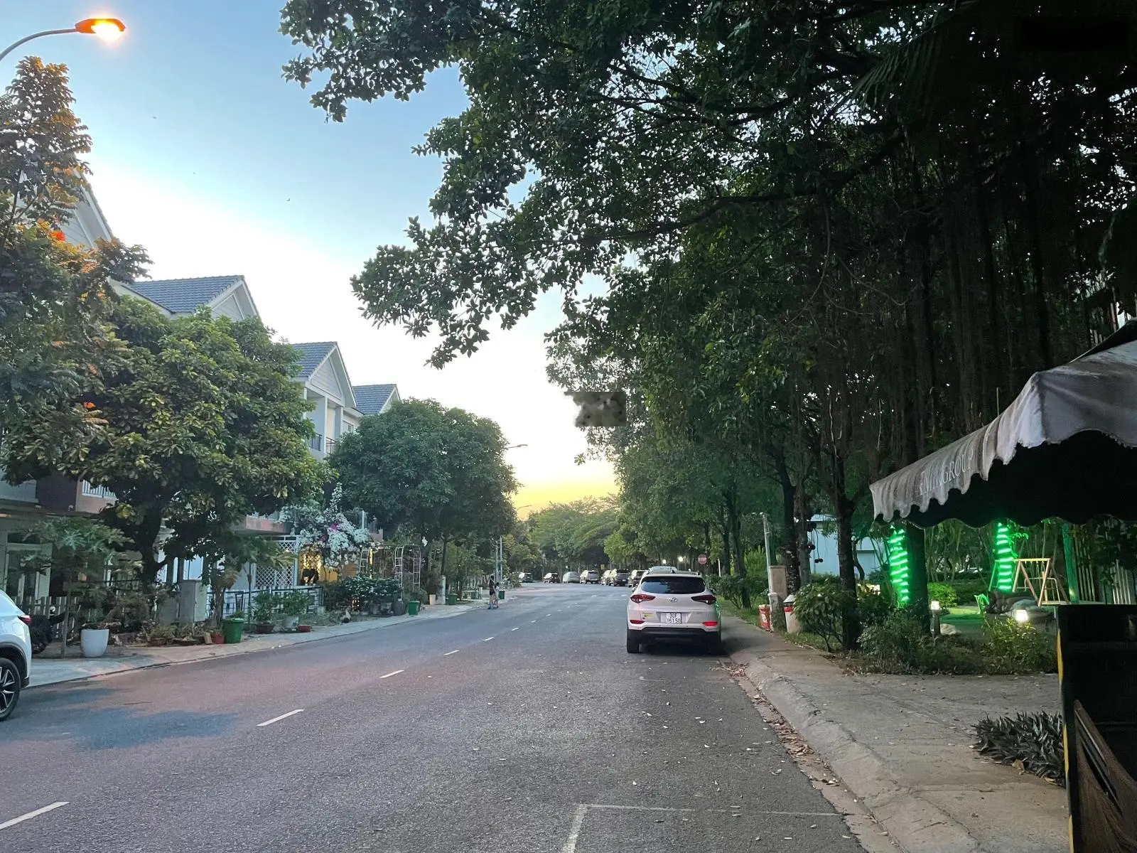 Bán nhà đường 20m - Park Riverside - đối diện hồ bơi - sổ hồng