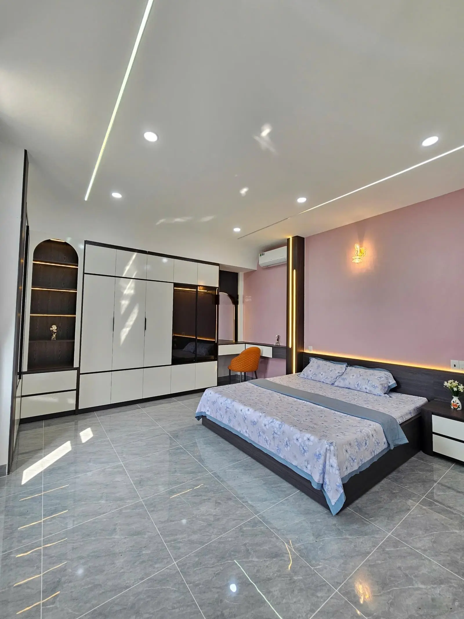 Căn Góc 2 Mặt Tiền: 6Tỷ800_92m2 Nhà 1 Trệt 2 Lầu Full Nội Thất KDC Phú Hồng Thịnh 8, TP.Thuận An