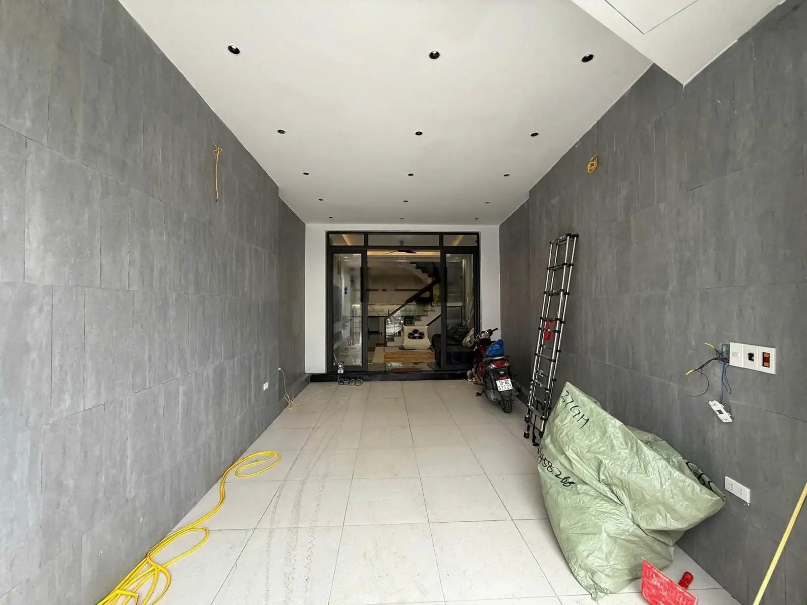 Bán nhà mặt đường Nguyễn Bỉnh Khiêm, Hải An, Hải Phòng. dt 160m ngang 8m giá 71tr/m