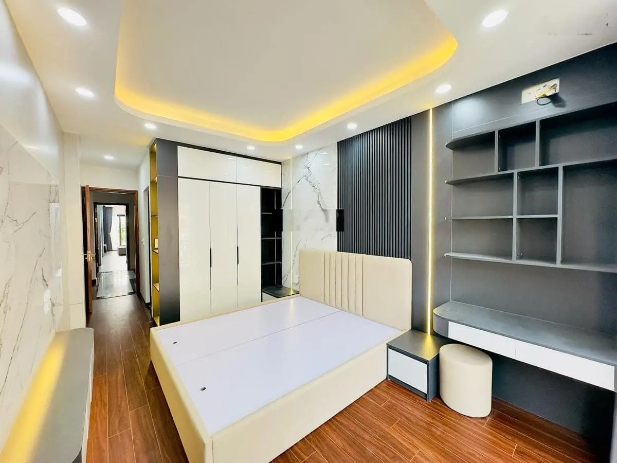 Siêu phẩm MP Dương Văn Bé 80m², mặt thoáng ngõ phân lô, thang máy, gara - giá chỉ nhỉnh 28 tỷ
