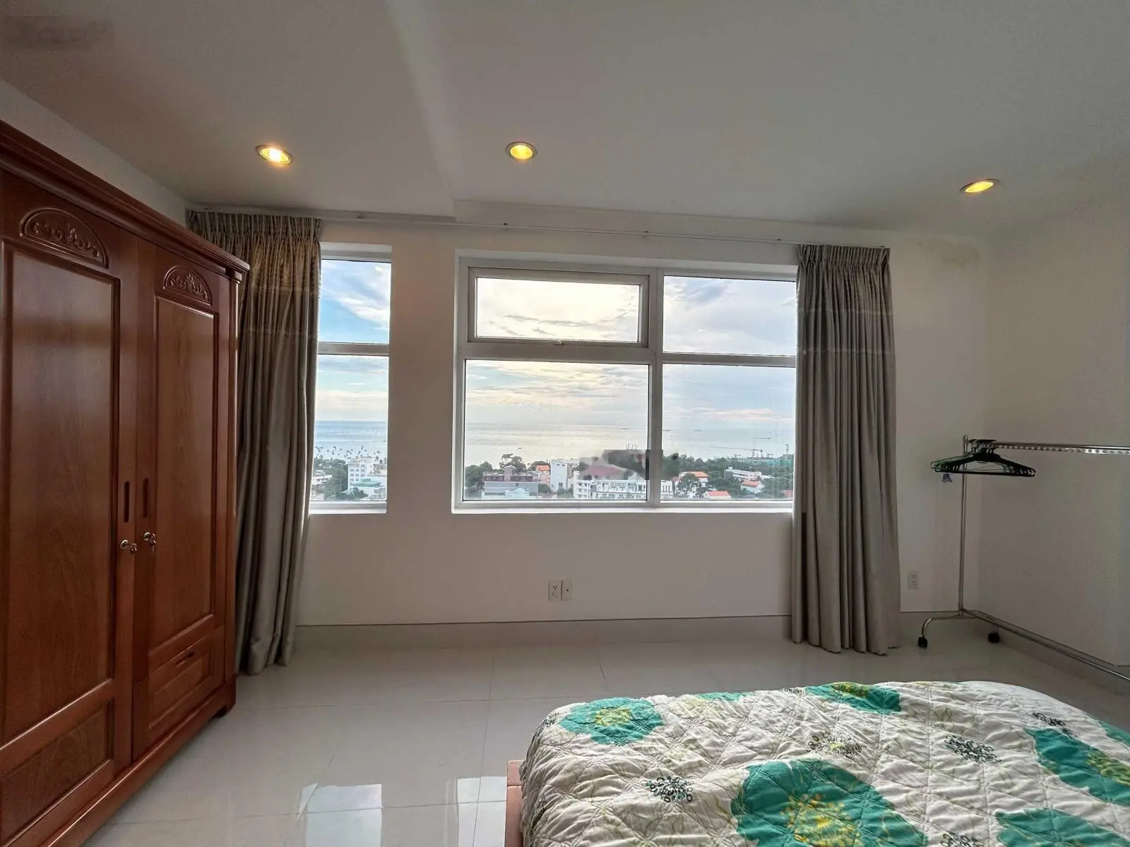 Bán căn hộ góc duy nhất có ban công view biển trực diện tại Silver Sea Tower, Ba Cu, VT 0908 209 ***