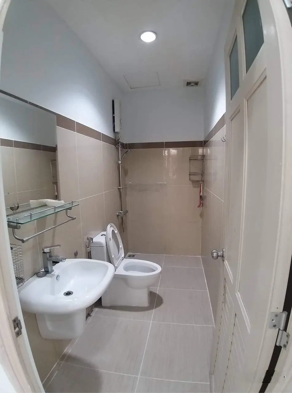 Cần bán căn hộ Era Town 97m2 - 3PN - Q7 chỉ 1,980 tỷ tặng ít nội thất cơ bản, đang có hợp đồng thuê