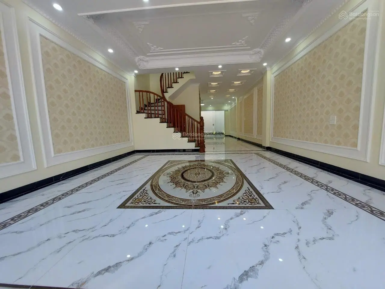 Bán nhà thạch bàn long biên, ngõ thông 3 ô tô tránh nhau, dt: 80m2, 7 tầng thang máy, nhỉnh 17tỷ