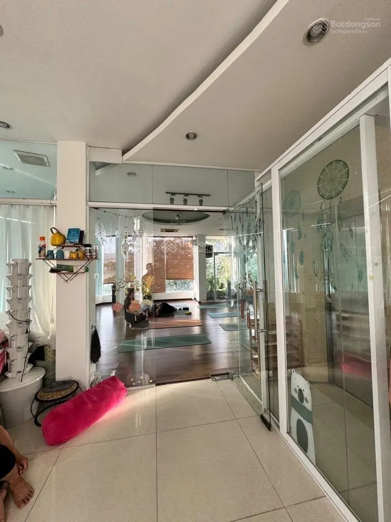 Bán Nhà 3 mặt tiền Phố Đặng Tất,100m2,7tầng,thang máy,Hàng hiếm P.Tân định quận1,dòng tiền 120tr/th