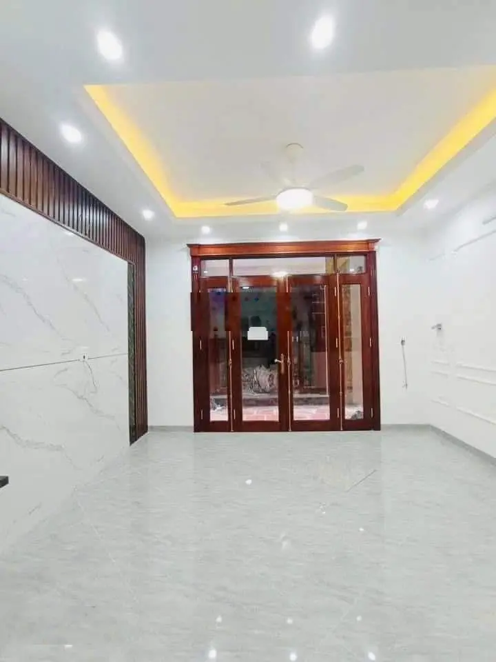 Nhà đẹp giá 7,1 tỷ VND tại Cổ Nhuế, 6 tầng Thang Máy !