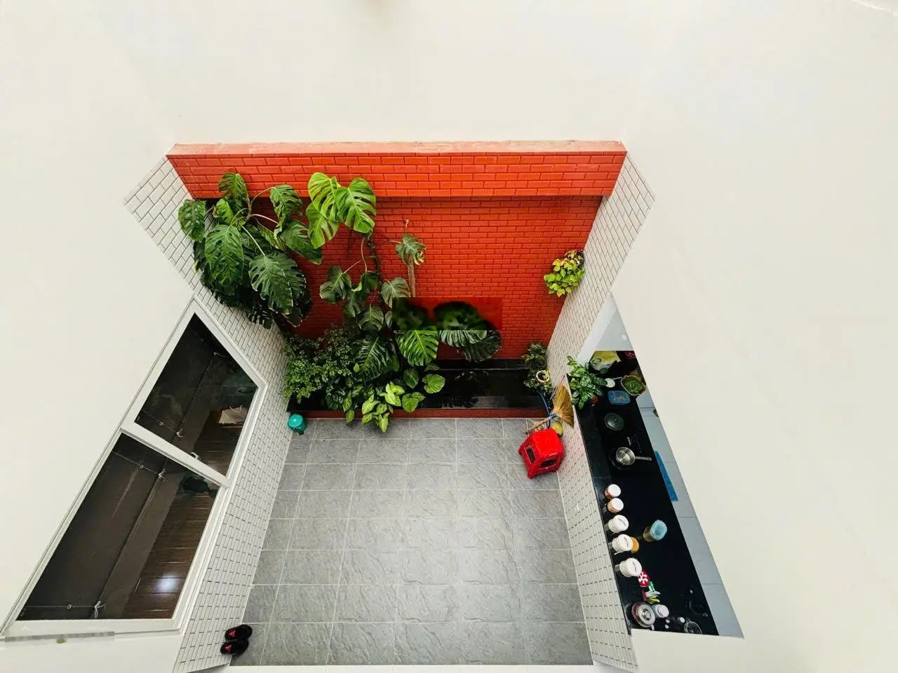 Chị chủ định cư bán gấp nhà 1 trệt 1 lửng mới xây, hoàn công 110m2 (4,5x 25m) nhựa 5m giá 4,6 tỷ