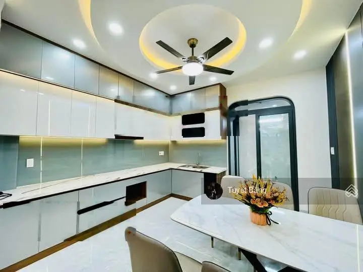 Gía cắt lỗ sâu chỉ 3 tỷ 2 ngay đường Ngô Quyền,Hiệp Phú,quận 9.Phía sau Vincom Plaza Lê Văn Việt.