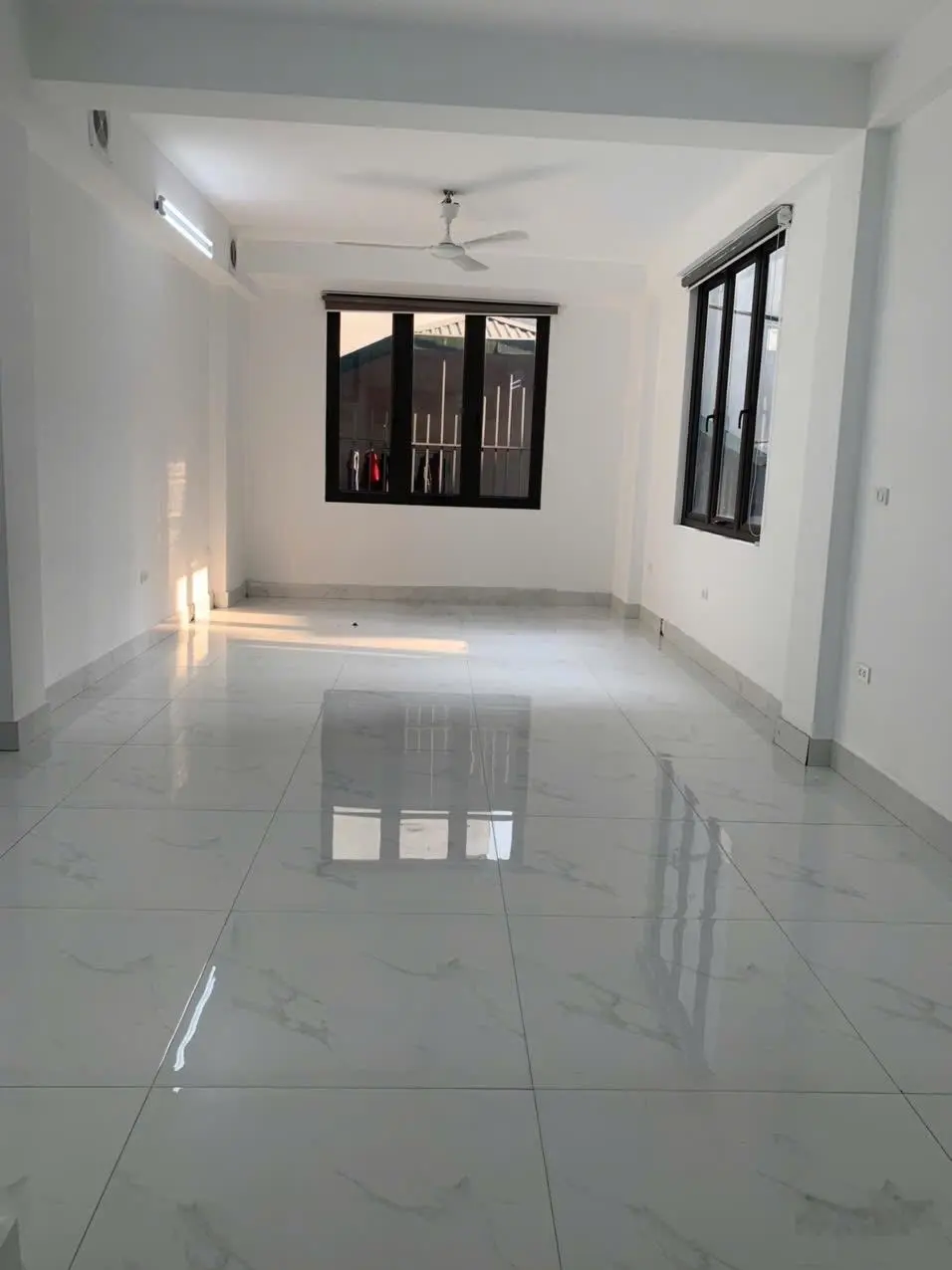 Bán nhà 6 tầng thang máy phố Yên Hòa-Cầu Giấy-Hà Nội, vị trí đẹp, kinh doanh tốt. Giá thương lượng!