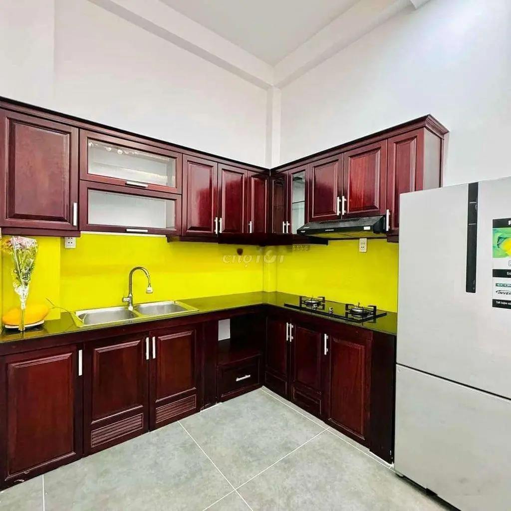 Bán nhà 3 tầng đường Ni Sư Huỳnh Liên, P. 10, Tân Bình bên khu Bàu Cát 3PN, giá 5,8 tỷ