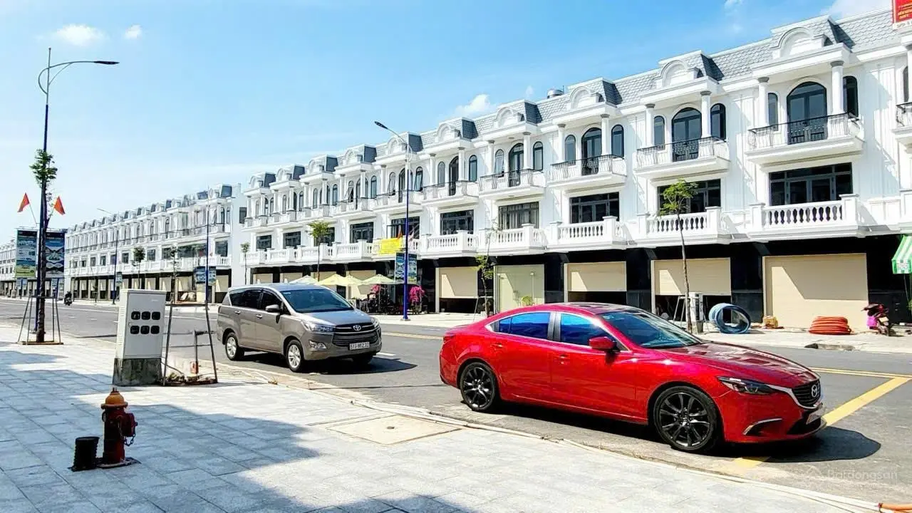 Bán shophouse Thăng Long Luxury 3PN, 4WC, 100m2, giá cực chất tại Bàu Bàng, Bình Dương CHỉ 3,9 tỷ
