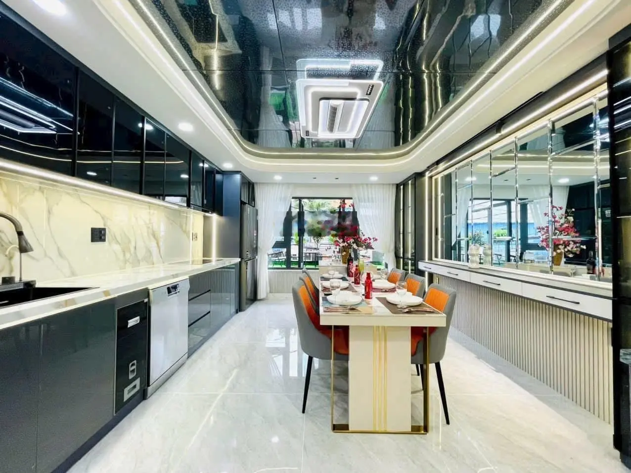 Bán nhà HXH 8m oto thông hẻm 319/47 Lê Văn Thọ P9 4 tầng 4PN 6WC có thang máy 4x18m full nội thất