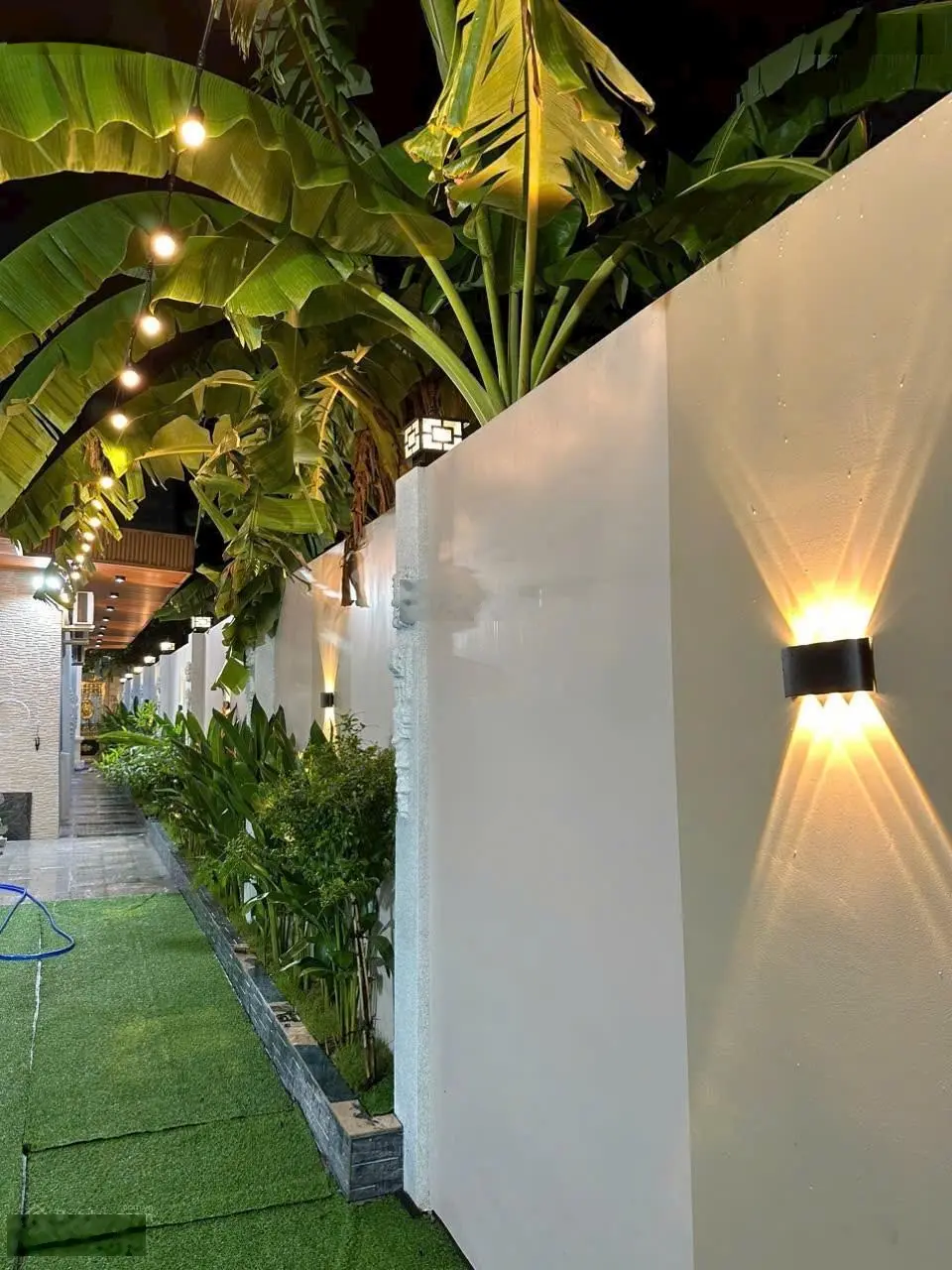 Bán gấp nhà riêng phong cách tại hẻm Hà Huy Giáp, 9,6 tỷ, 233m2, 4PN, 4WC, Sân