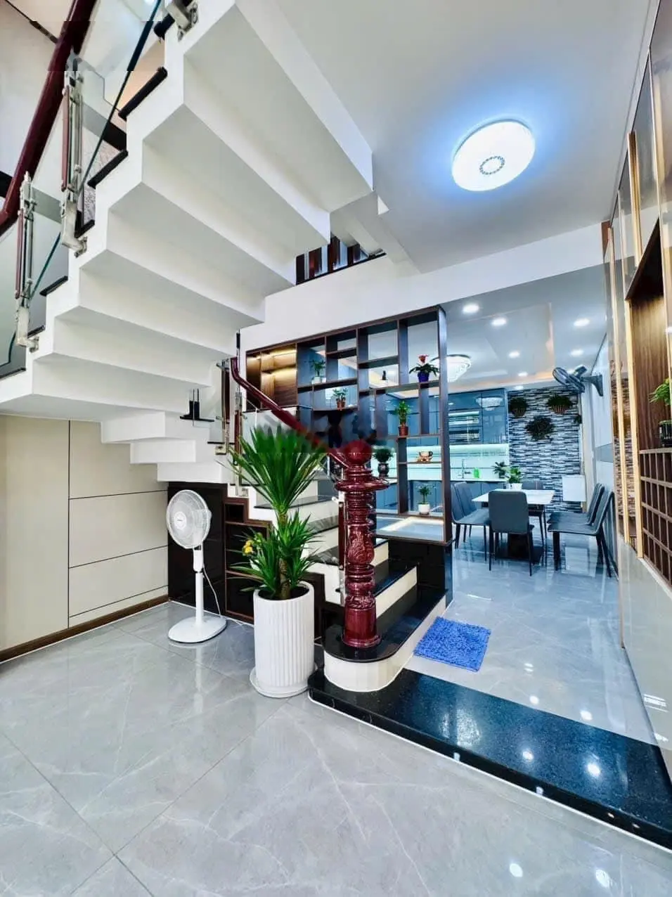 Chính chủ cần bán nhanh nhà đẹp Nguyễn Văn Nghi- GV. DT: 64m2. GIÁ 3TỶ560. Cho thuê 18tr/th. Sổ sẵn