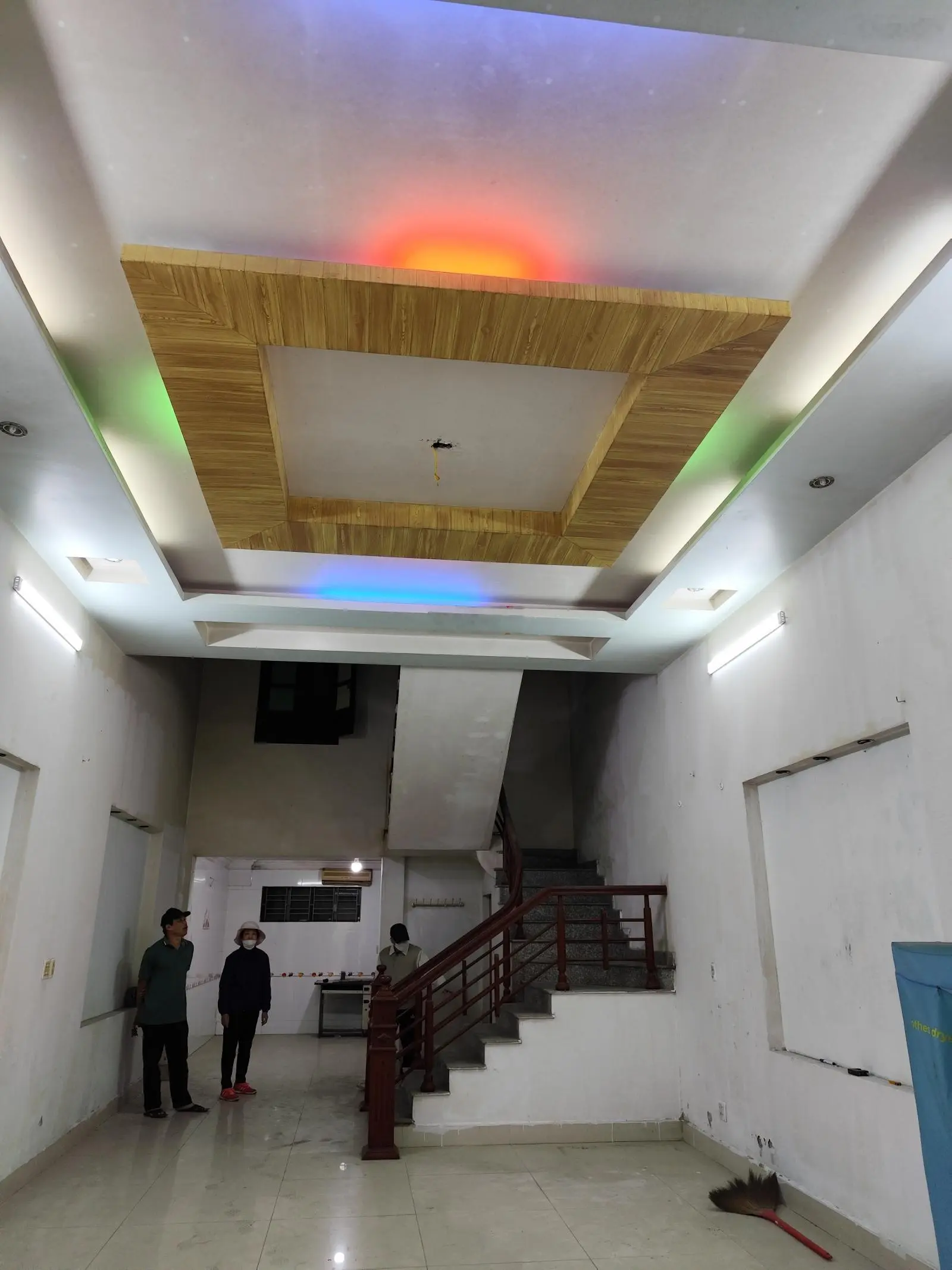 Bán nhà 130m2, 3.5 tầng mặt đường Phương Lưu, gần Lộc Vừng Đỏ. Giá: 6,8 tỷ