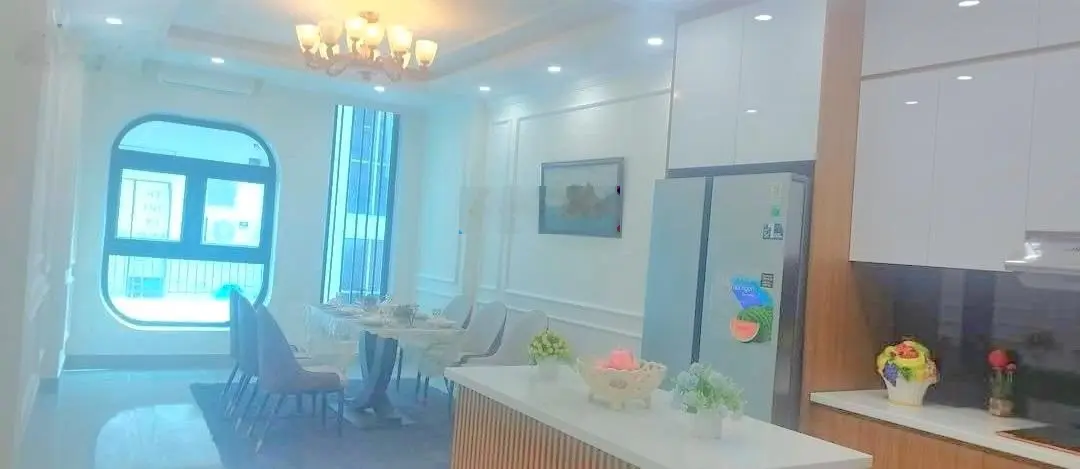 Bán nhà Cầu Giấy Nguyễn Văn Huyên 18.3 tỷ 46m2 x 7 tầng thang máy Gara oto