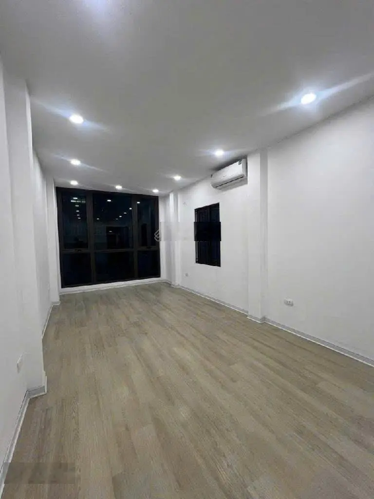 Siêu đẹp-Bán nhà Dương Nội 55m2, 5 tầng thang máy, ô tô qua cửa, cách 1 nhà ra mặt phố. Giá 9.8 tỷ