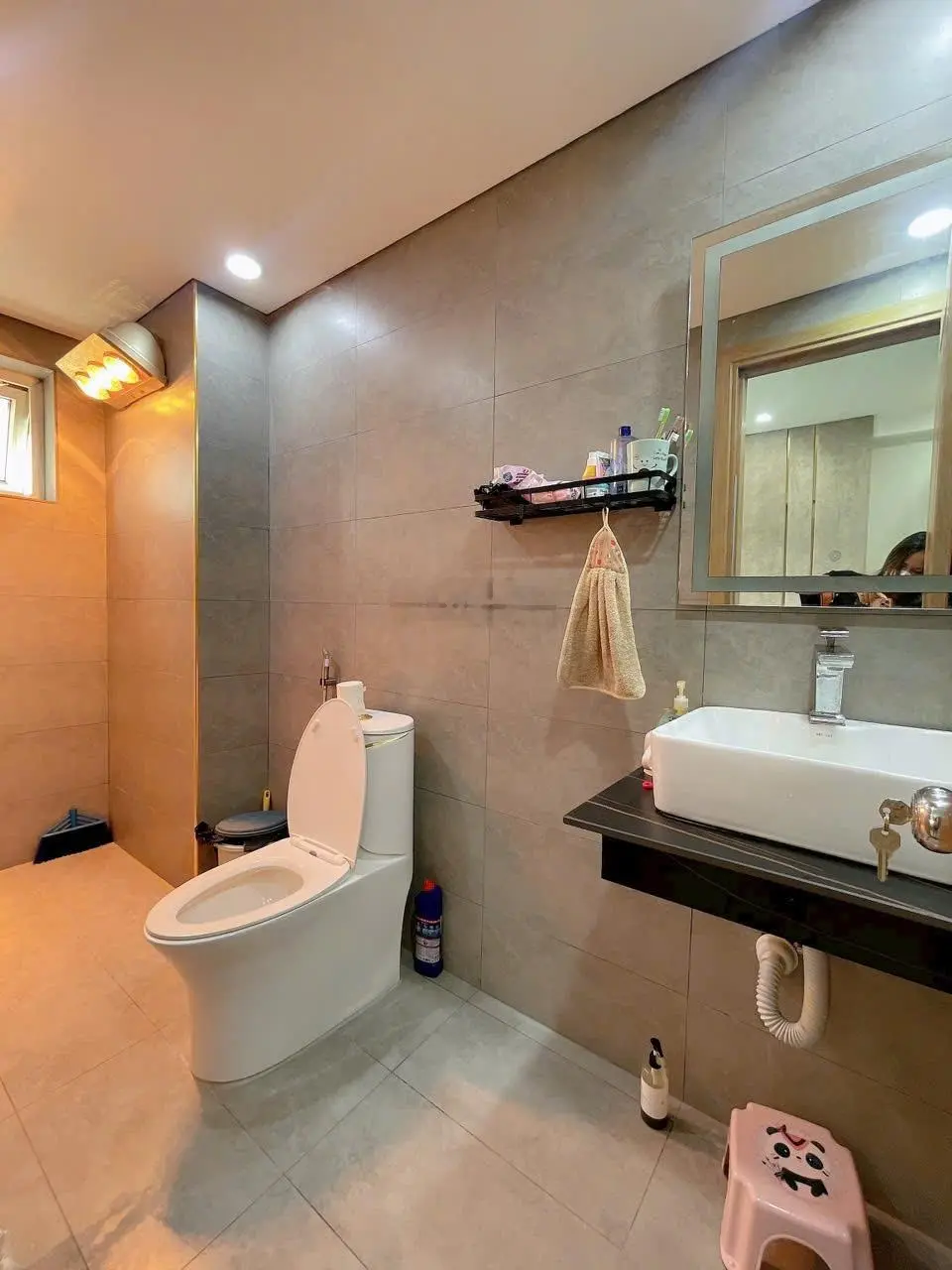 Chính chủ gửi bán căn hộ 2 ngủ 2wc tòa HH01C KĐT Thanh Hà. Giá thỏa thuận. Liên hệ 0359 258 ***