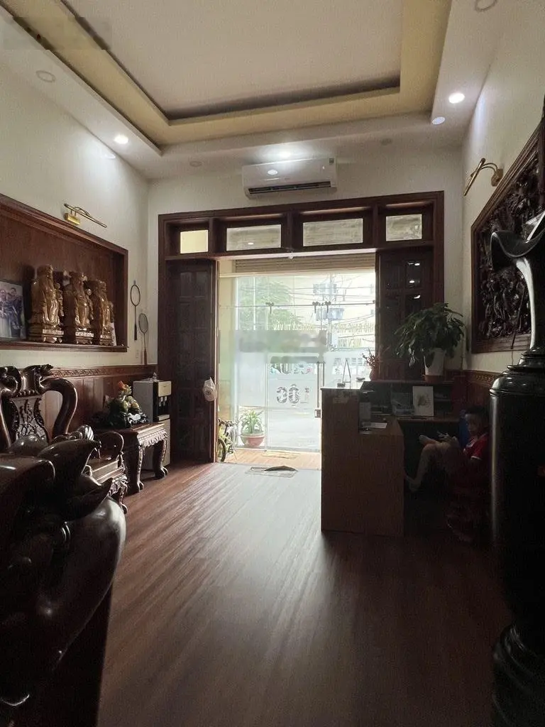 Bán nhà mặt tiền kinh doanh ngay khu sầm uất tên lửa dt 96m2 chỉ hơn 11 tỷ chúc