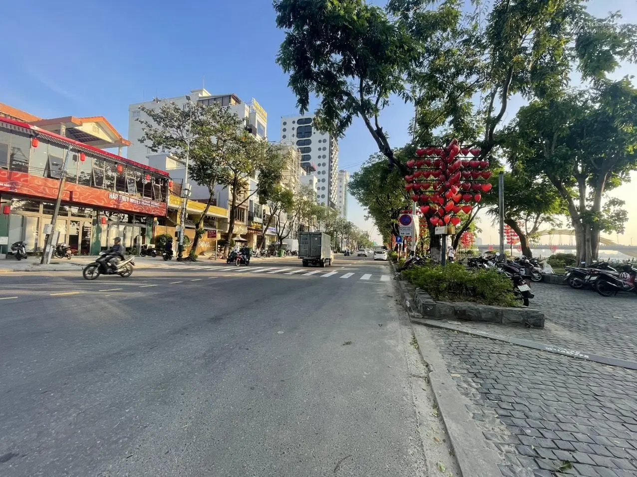 Chính chủ bán nhà mặt tiền đường triệu việt vương gần chợ đêm sơn trà - toàn huy hoàng