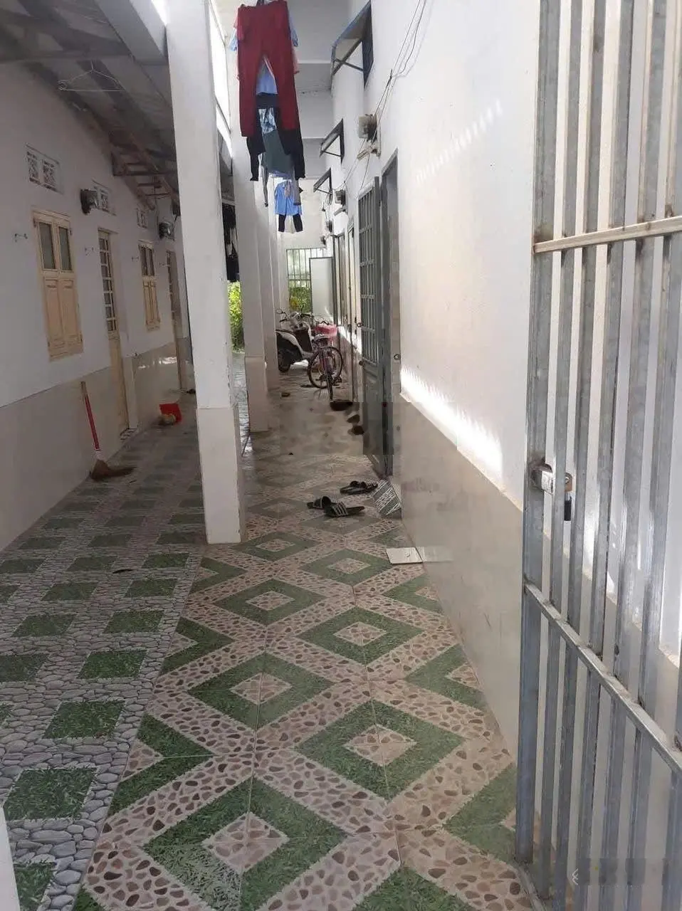 Sụp hầm nhà cấp 4 gác lửng sát trường ĐH Duy Tân. DT 140m2 đường rộng 7m giá 2 tỷ 7