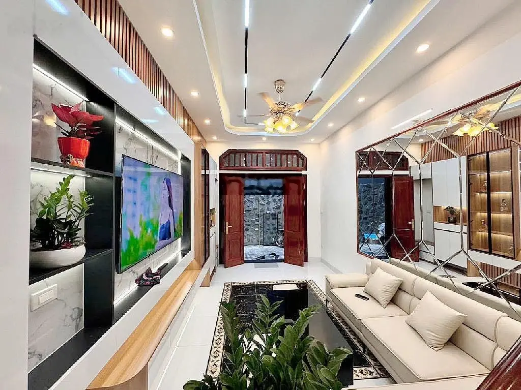 Nhà đẹp VĂN TIẾN DŨNG , 5 tầng, 20m ra ôtô tránh , hơn 5 đồng xíu xíu . Thuý 0985 387 ***