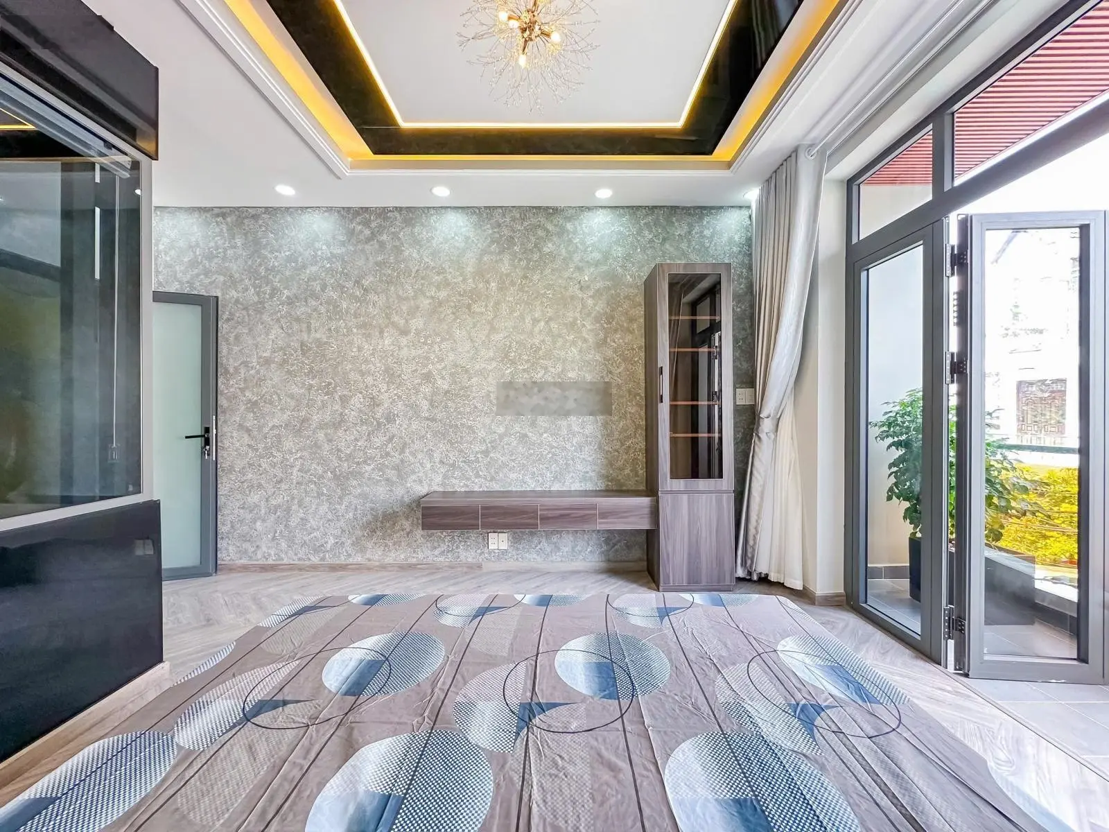 Bán nhà sổ riêng 60m2 hoàn công 3 tầng đầy đủ nói thất gần quận 7 chỉ 300m