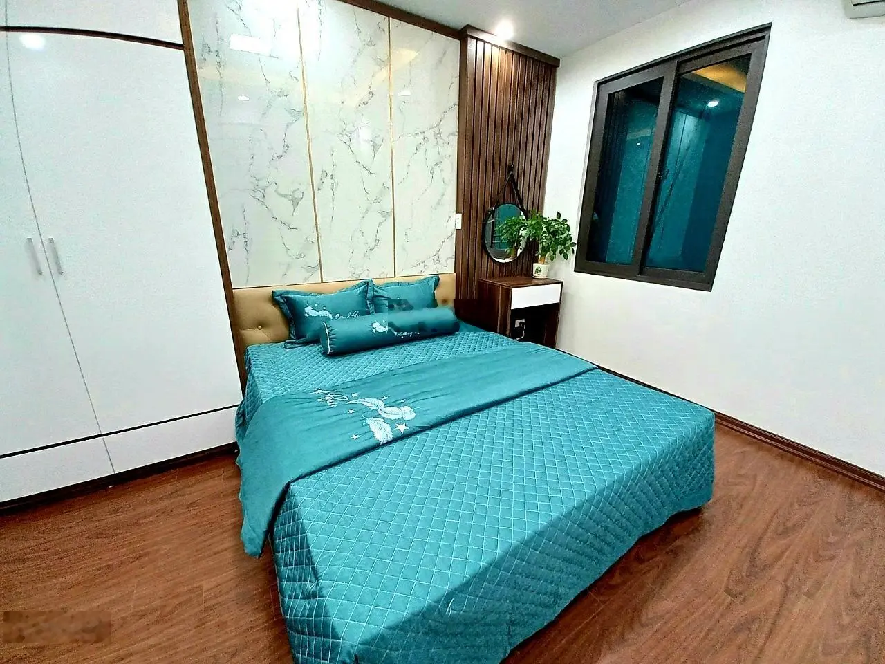 Chỉ hơn 4 tỷ - nhà mặt phố Kim Mã - Siêu hiếm - vỉa hè - Ô tô tránh - Kinh doanh ngày đêm
