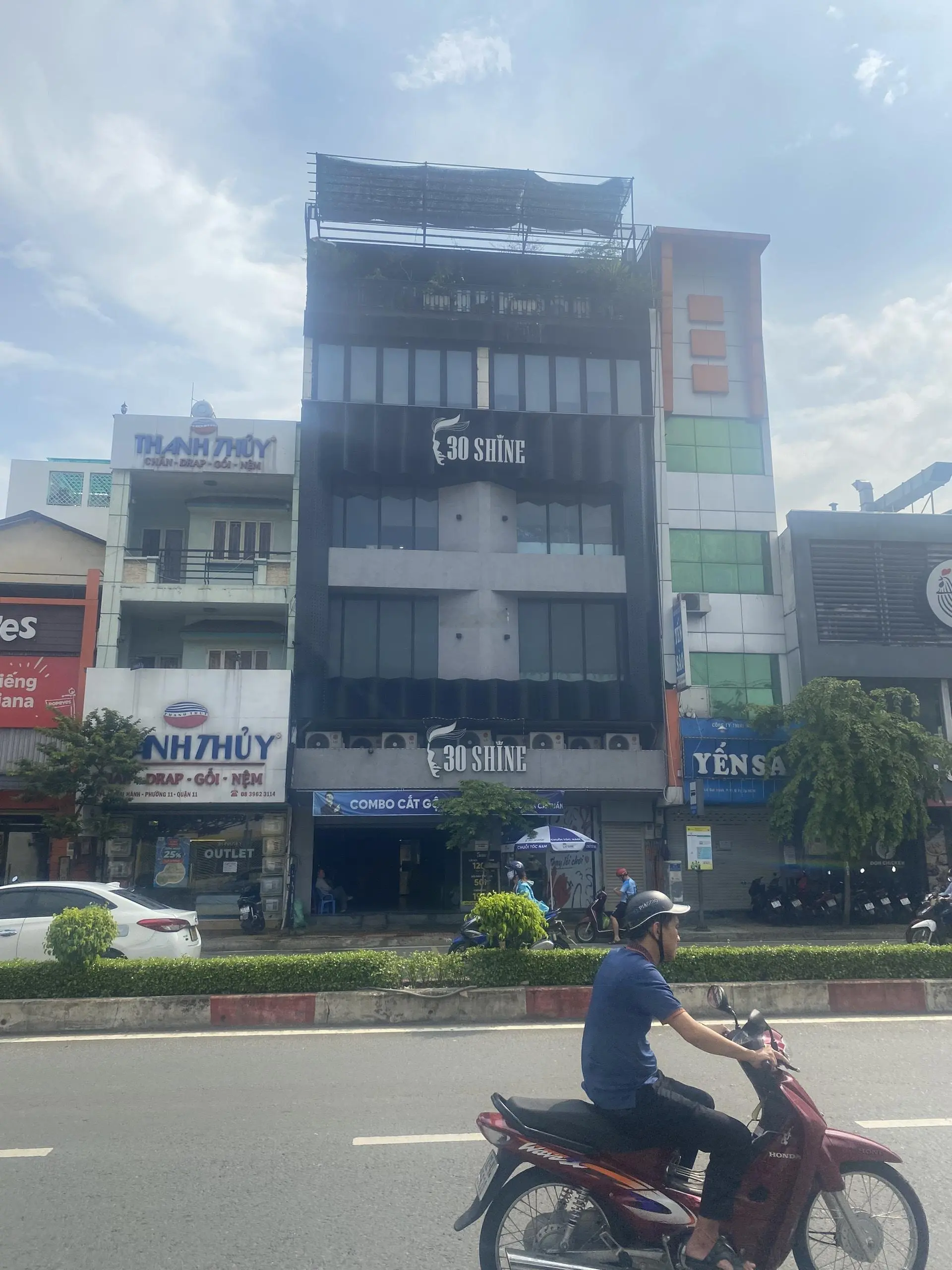 Bán nhà MT đường Lê Đại Hành, P11, Quận 11 - DT 9.5mx18m=171m2, hợp đồng thuê 120 triệu/tháng
