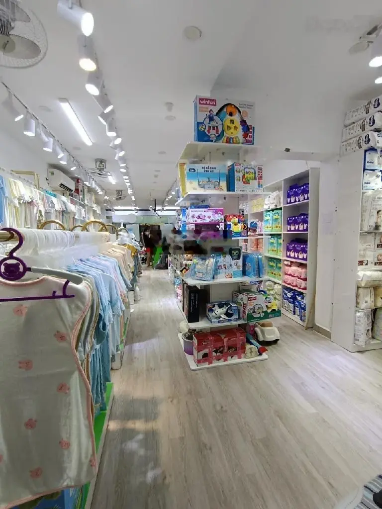 Bán nhà mặt phố Thái Thịnh. Mặt tiền 4.7m. Vỉa hè rộng. Diện tích 80m2.