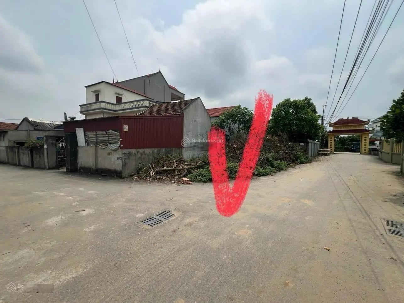 Bán nhanh miếng đất hai mặt tiền, gần nhà văn hoá, uỷ ban, trường học.