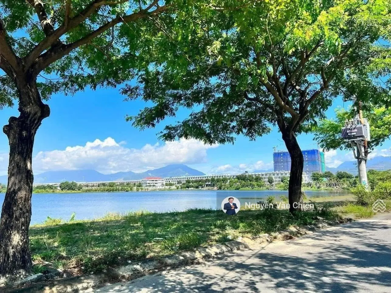 Cần bán gấp shophouse 4 tầng, view hồ Bàu Tràm mặt tiền Mê Linh 34m view hồ sinh thái