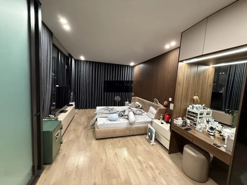 Siêu phẩm tư đình - phân lô cán bộ vip - thang máy - gara - nội thất tiền tỷ tư đình