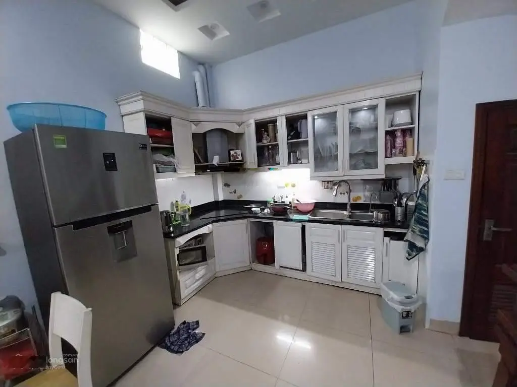 Nhà phố ngã tư Đại La, Bạch Mai, 40 m2, thoáng sáng 2 bên, dân xây, giá nhỉnh 5 tỷ