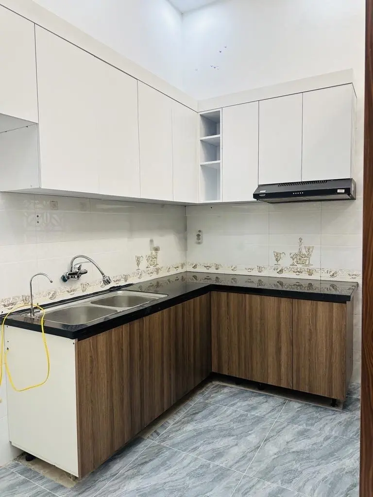 Nhỉnh 7 tỷ có ngay nhà 5 tầng 45m2, nhà mới full nội thất, ngõ thông kinh doanh sầm uất, tiện nghi.