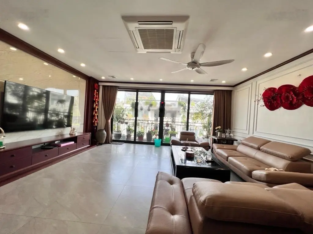 Nhà phố - Lâm Hạ, Long Biên, thang máy, vỉa hè, 3 ô tô tránh, 2 mặt thoáng trước sau