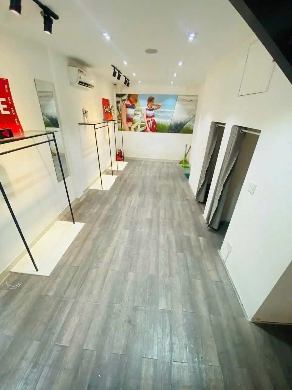 Nhà 3 tầng kiên cố 104m2 mặt tiền 5m4 phố kinh đô thời trang lê duẩn - mở mắt ra là có tiền