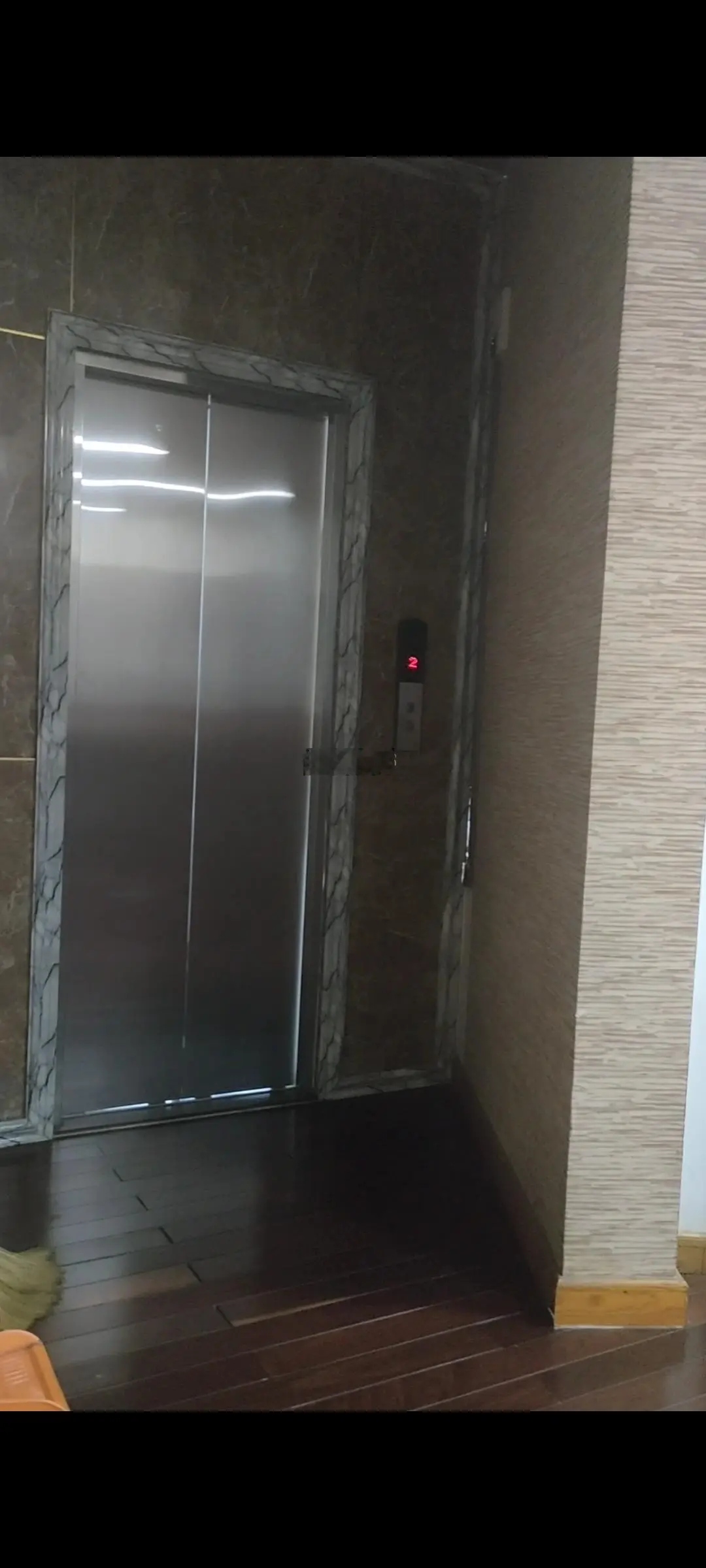 Nhà 5 tầng Nguyễn Duy Trinh 230m2 ngang 8m fuil nội thất 32 tỷ