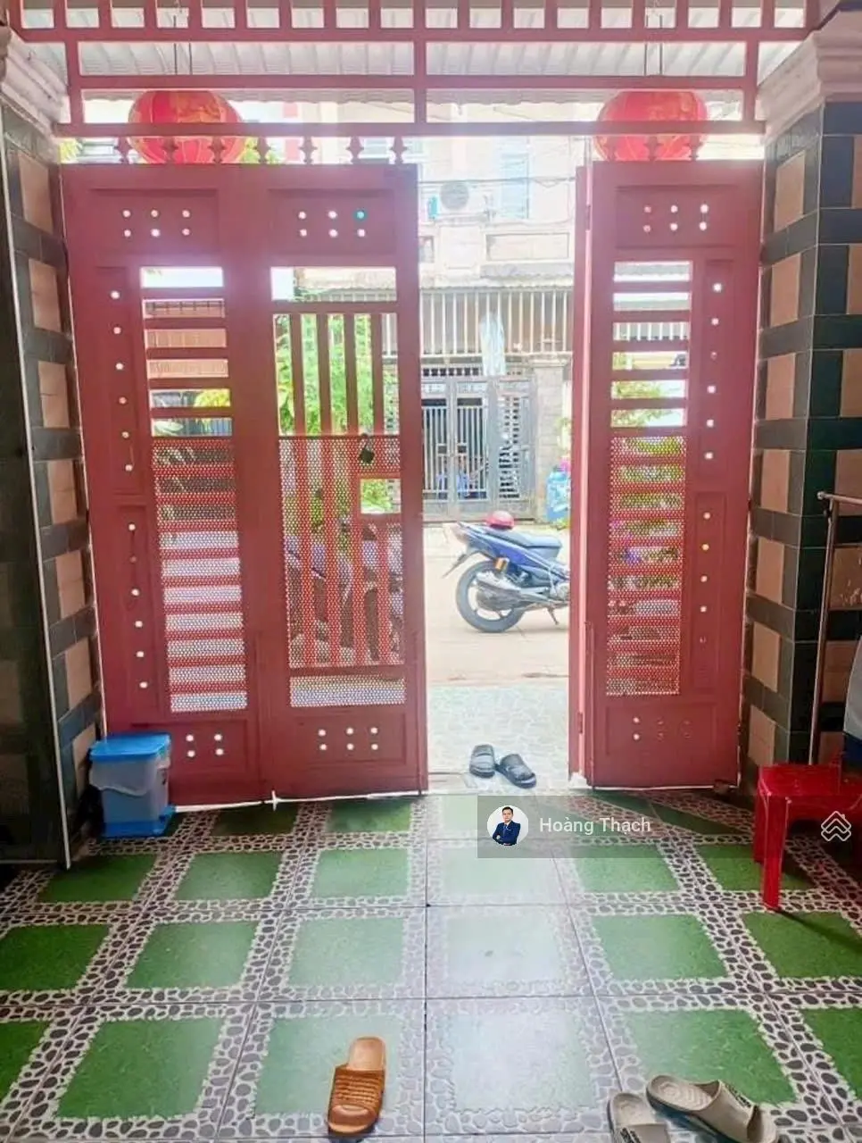 Nhà 1 trệt 1 lầu gần Vincom Dĩ An, Dĩ An đường 7m, tặng full nội thất